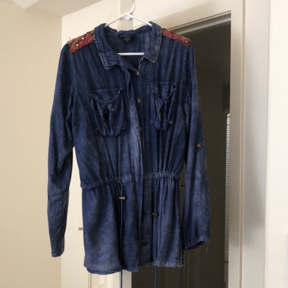 New without tag. Women’s large button down shirt